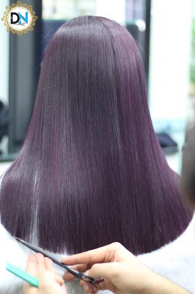 Nhuộm tóc màu tím đỏ ánh hồng đào đẹp xu hướng tóc đẹp 2020